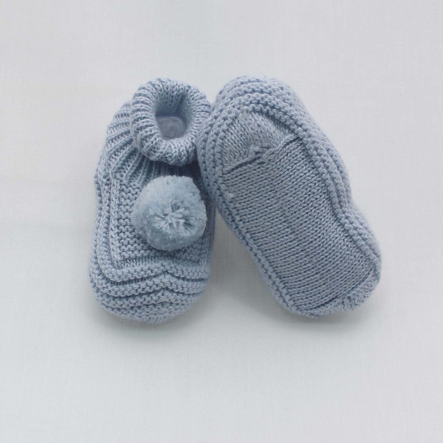 Wełniane błękitne buciki dla niemowląt